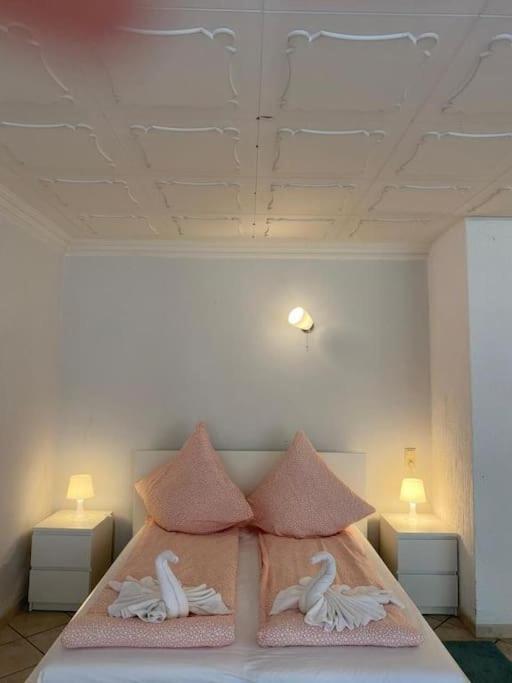 Central 3 Bedroom Apartment, Friesenstr Köln