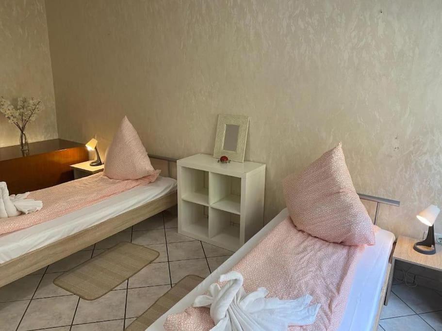 Central 3 Bedroom Apartment, Friesenstr * Köln