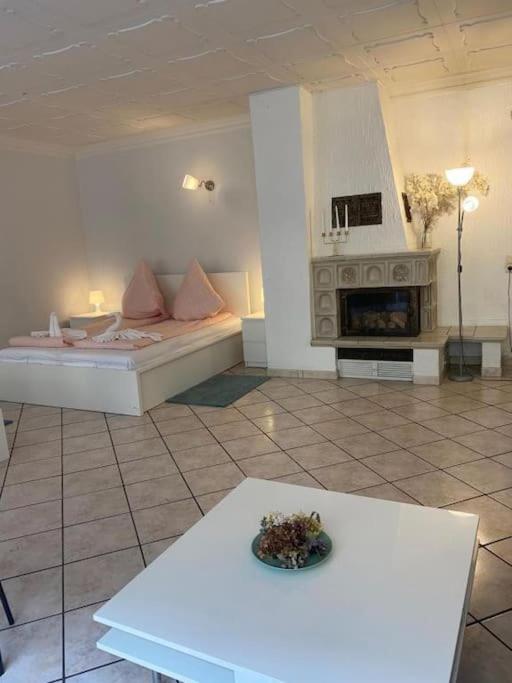 Central 3 Bedroom Apartment, Friesenstr * Köln