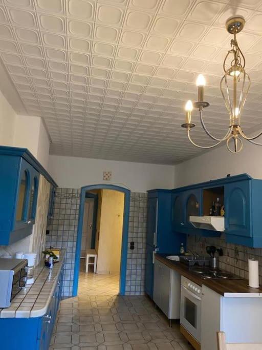 Central 3 Bedroom Apartment, Friesenstr Köln